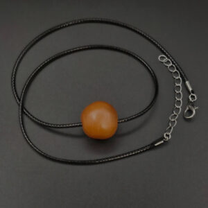 Collier Une grande perle en céramique sigillée