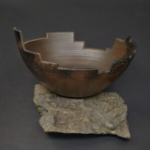 Découpé – pièce en céramique sigillée, moyen format